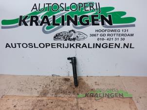 Gebruikte Pen Bobine Fiat Stilo (192A/B) 1.2 16V 3-Drs. Prijs € 15,00 Margeregeling aangeboden door Autosloperij Kralingen B.V.