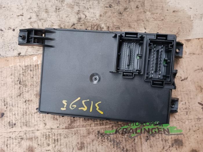 Zekeringkast van een Opel Corsa D 1.3 CDTi 16V ecoFLEX 2012