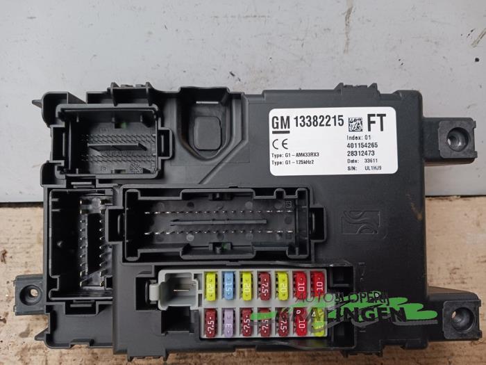 Zekeringkast van een Opel Corsa D 1.3 CDTi 16V ecoFLEX 2012
