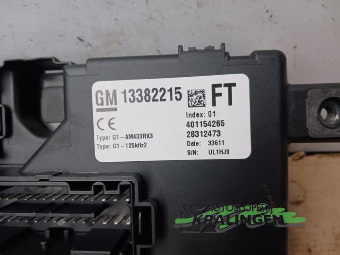 Zekeringkast van een Opel Corsa D 1.3 CDTi 16V ecoFLEX 2012