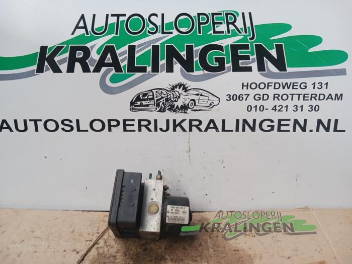 Gebruikte ABS Pomp Renault Laguna II Grandtour (KG) 1.9 dCi 100 Prijs € 34,98 Margeregeling aangeboden door Autosloperij Kralingen B.V.
