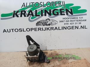 Gebruikte ABS Pomp Renault Megane II Grandtour (KM) 2.0 16V Prijs € 25,00 Margeregeling aangeboden door Autosloperij Kralingen B.V.