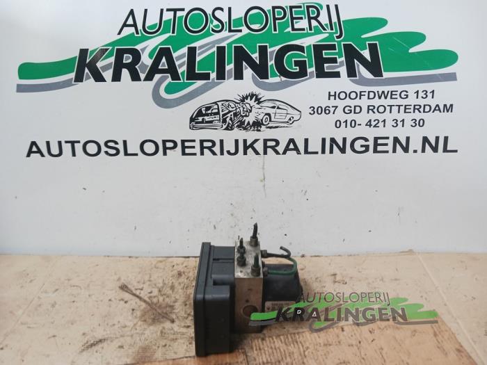 Gebruikte ABS Pomp Renault Laguna II (BG) 1.8 16V Prijs € 34,97 Margeregeling aangeboden door Autosloperij Kralingen B.V.