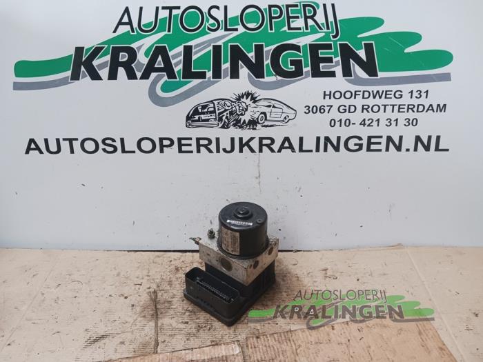 Gebruikte ABS Pomp Renault Laguna II (BG) 1.8 16V Prijs € 34,98 Margeregeling aangeboden door Autosloperij Kralingen B.V.