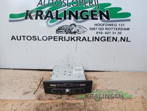 Gebruikte Radio CD Speler Renault Laguna II Grandtour (KG) 2.0 16V Prijs € 100,00 Margeregeling aangeboden door Autosloperij Kralingen B.V.