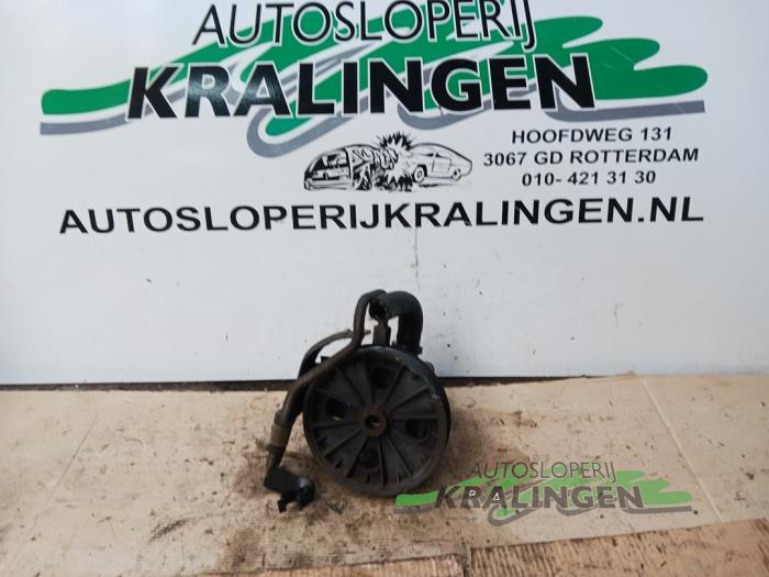 Gebruikte Servopomp Volvo S40 (VS) 2.0 16V Turbo Prijs € 50,00 Margeregeling aangeboden door Autosloperij Kralingen B.V.