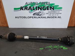 Gebruikte Steekas rechts-voor Volkswagen Caddy III (2KA,2KH,2CA,2CH) 2.0 SDI Prijs € 50,00 Margeregeling aangeboden door Autosloperij Kralingen B.V.