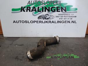 Gebruikte Intercooler Slang Mercedes C (W203) 2.2 C-200 CDI 16V Prijs € 35,00 Margeregeling aangeboden door Autosloperij Kralingen B.V.