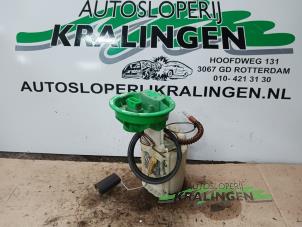 Gebruikte Benzinepomp Mini Mini Cooper S (R53) 1.6 16V Prijs € 75,00 Margeregeling aangeboden door Autosloperij Kralingen B.V.