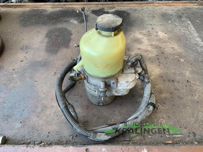 Gebruikte Servopomp Opel Astra H SW (L35) 1.6 16V Twinport Prijs € 100,00 Margeregeling aangeboden door Autosloperij Kralingen B.V.