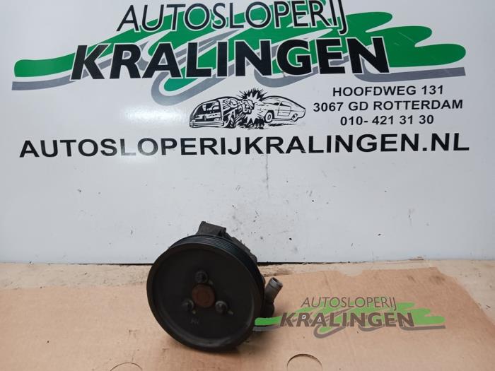 Gebruikte Servopomp Mercedes C (W203) 2.2 C-200 CDI 16V Prijs € 50,00 Margeregeling aangeboden door Autosloperij Kralingen B.V.