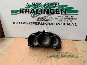 Gebruikte Tellerklok Mazda 3 Sport (BK) 1.6 CiTD 16V Prijs € 25,00 Margeregeling aangeboden door Autosloperij Kralingen B.V.