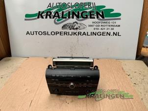 Gebruikte Radio CD Speler Mazda 3 Sport (BK14) 1.6 CiTD 16V Prijs € 50,00 Margeregeling aangeboden door Autosloperij Kralingen B.V.