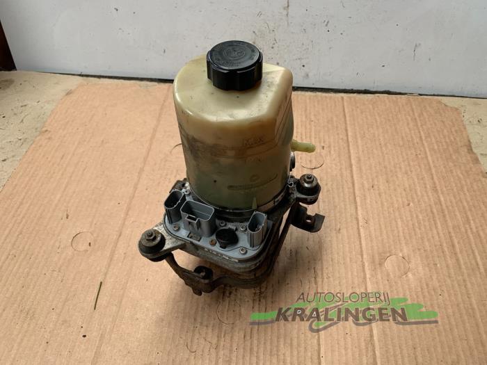 Stuurbekrachtiging Pomp van een Ford Focus C-Max 1.8 16V 2004