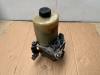 Stuurbekrachtiging Pomp van een Ford Focus C-Max 1.8 16V 2004