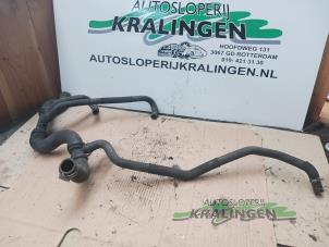 Gebruikte Koelwaterslang Renault Master III (MA/MB/MC/MD/MH/MF/MG/MH) 2.3 dCi 16V Prijs € 40,00 Margeregeling aangeboden door Autosloperij Kralingen B.V.