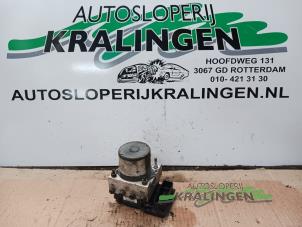 Gebruikte ABS Pomp Renault Master III (MA/MB/MC/MD/MH/MF/MG/MH) 2.3 dCi 16V Prijs € 150,00 Margeregeling aangeboden door Autosloperij Kralingen B.V.