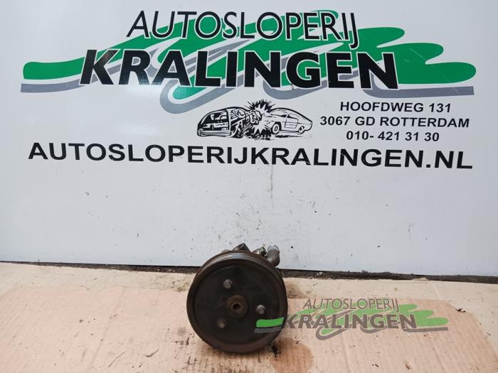 Gebruikte Pomp Servo Renault Master III (MA/MB/MC/MD/MH/MF/MG/MH) 2.3 dCi 16V Prijs € 75,00 Margeregeling aangeboden door Autosloperij Kralingen B.V.