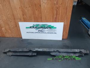 Gebruikte Bumperbalk achter Renault Master III (MA/MB/MC/MD/MH/MF/MG/MH) 2.3 dCi 16V Prijs € 50,00 Margeregeling aangeboden door Autosloperij Kralingen B.V.