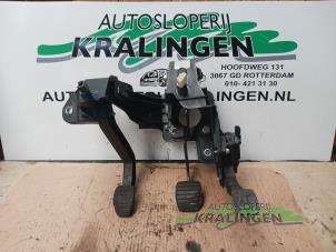 Gebruikte Pedalen Set Renault Master III (MA/MB/MC/MD/MH/MF/MG/MH) 2.3 dCi 16V Prijs € 100,00 Margeregeling aangeboden door Autosloperij Kralingen B.V.