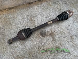 Gebruikte Homokineetas links-voor Renault Scénic II (JM) 2.0 16V Prijs € 24,99 Margeregeling aangeboden door Autosloperij Kralingen B.V.