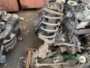 Gebruikte Schokdemperpoot links-voor Mazda 323 Fastbreak (BJ14) 2.0 DTiD 16V Prijs € 50,00 Margeregeling aangeboden door Autosloperij Kralingen B.V.