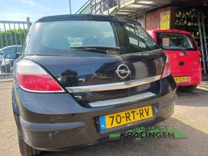 Gebruikte Achterklep Opel Astra H (L48) 1.4 16V Twinport Prijs € 100,00 Margeregeling aangeboden door Autosloperij Kralingen B.V.