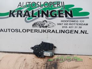 Gebruikte Motor electrisch raam Volkswagen Golf V (1K1) 2.0 FSI 16V Prijs € 25,00 Margeregeling aangeboden door Autosloperij Kralingen B.V.
