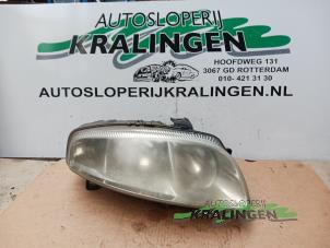 Gebruikte Koplamp rechts Alfa Romeo GT (937) 1.9 JTD 16V Multijet Prijs € 69,99 Margeregeling aangeboden door Autosloperij Kralingen B.V.