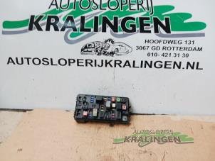 Gebruikte Zekeringkast Chevrolet Spark (M300) 1.0 16V Prijs € 25,00 Margeregeling aangeboden door Autosloperij Kralingen B.V.