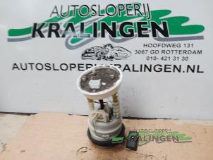 Gebruikte Benzinepomp Mini Mini (R56) 1.6 16V Cooper Prijs € 50,00 Margeregeling aangeboden door Autosloperij Kralingen B.V.
