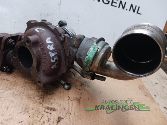 Turbo van een Opel Astra J (PC6/PD6/PE6/PF6) 1.7 CDTi 16V 125 2009