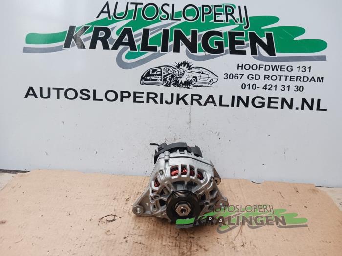 Gebruikte Dynamo Nissan Micra (K12) 1.0 16V Prijs € 50,00 Margeregeling aangeboden door Autosloperij Kralingen B.V.