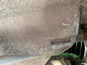 Gebruikte Versnellingsbak Renault Clio III (BR/CR) 1.2 16V 75 Prijs € 99,98 Margeregeling aangeboden door Autosloperij Kralingen B.V.