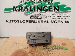 Gebruikte Chaufage Bedieningspaneel Volvo S60 I (RS/HV) 2.4 D5 20V Prijs € 35,00 Margeregeling aangeboden door Autosloperij Kralingen B.V.