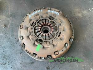 Gebruikte Vliegwiel Toyota Avensis Wagon (T25/B1E) 2.2 D-4D 16V Prijs € 50,00 Margeregeling aangeboden door Autosloperij Kralingen B.V.