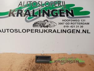 Gebruikte Schakelaar achterklep Volkswagen Tiguan (5N1/2) 1.4 TSI 16V 4Motion Prijs € 19,99 Margeregeling aangeboden door Autosloperij Kralingen B.V.