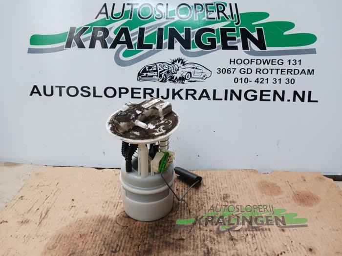 Gebruikte Benzinepomp Renault Twingo II (CN) 1.2 Prijs € 19,97 Margeregeling aangeboden door Autosloperij Kralingen B.V.