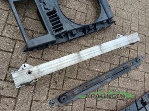 Gebruikte Bumperbalk voor Peugeot 308 SW (4E/H) 1.6 16V THP 150 Prijs € 25,00 Margeregeling aangeboden door Autosloperij Kralingen B.V.