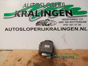 Gebruikte Luchtmassameter Mitsubishi Carisma 1.8 GDI 16V Prijs € 35,00 Margeregeling aangeboden door Autosloperij Kralingen B.V.