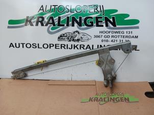 Gebruikte Raammechaniek 2Deurs links-voor Renault Trafic New (FL) 1.9 dCi 100 16V Prijs € 34,99 Margeregeling aangeboden door Autosloperij Kralingen B.V.