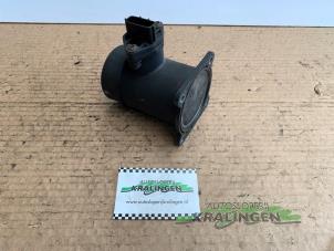Gebruikte Luchtmassameter Nissan Almera (N16) 1.5 16V Prijs € 25,00 Margeregeling aangeboden door Autosloperij Kralingen B.V.