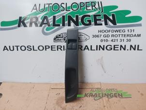 Gebruikte Raam schakelaar elektrisch Nissan Micra (K12) 1.4 16V Prijs € 19,99 Margeregeling aangeboden door Autosloperij Kralingen B.V.