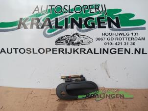 Gebruikte Handgreep Nissan Almera (N16) 1.5 16V Prijs € 24,99 Margeregeling aangeboden door Autosloperij Kralingen B.V.