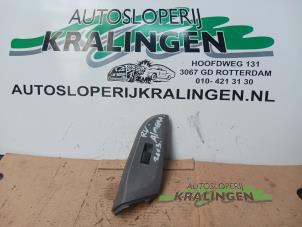 Gebruikte Raam schakelaar elektrisch Nissan Almera (N16) 1.8 16V Prijs € 9,99 Margeregeling aangeboden door Autosloperij Kralingen B.V.