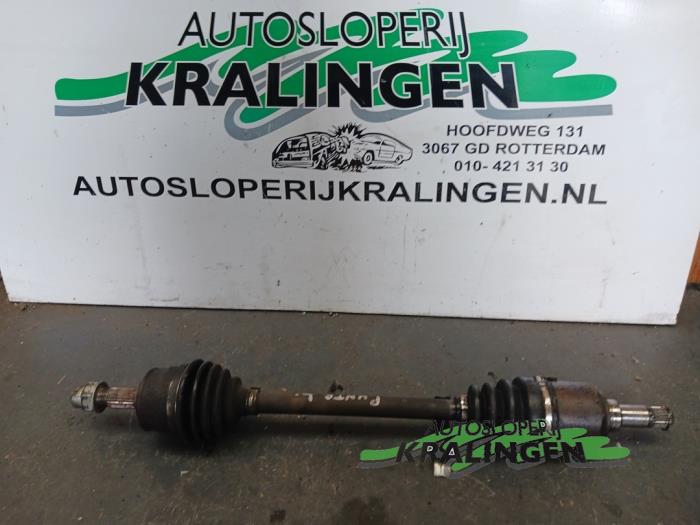 Gebruikte Steekas links-voor Fiat Grande Punto (199) 1.4 Prijs € 24,99 Margeregeling aangeboden door Autosloperij Kralingen B.V.