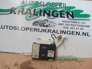 Gebruikte Telefoon Module Volvo V70 (SW) 2.4 T 20V Prijs € 24,99 Margeregeling aangeboden door Autosloperij Kralingen B.V.
