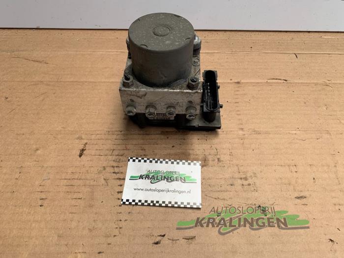 Gebruikte ABS Pomp Fiat Stilo (192A/B) 1.6 16V 3-Drs. Prijs € 33,99 Margeregeling aangeboden door Autosloperij Kralingen B.V.