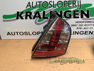 Gebruikte Achterlicht rechts Fiat Stilo (192A/B) 1.6 16V 3-Drs. Prijs € 19,98 Margeregeling aangeboden door Autosloperij Kralingen B.V.