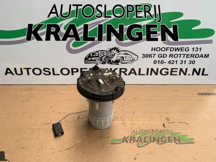 Gebruikte Benzinepomp Peugeot 208 I (CA/CC/CK/CL) 1.2 Vti 12V PureTech 82 Prijs € 13,99 Margeregeling aangeboden door Autosloperij Kralingen B.V.